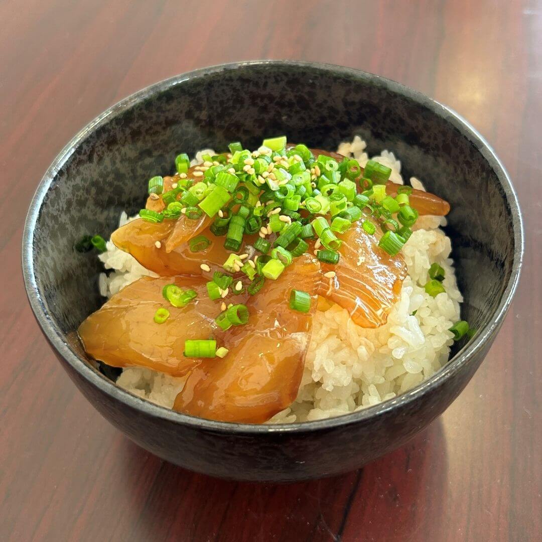✨期間限定✨松江の漬け丼が1パックから買えるお試しキャンペーン実施中✨注文を受けてから漁に出ます🎣🚢「御津星鮮魚」特選漬け丼の具🐟