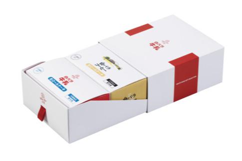 送料無料🎂白バラプレミアム🎂生ロールケーキギフトセット｜白バラ牛乳＆白バラコーヒーの2種詰め合わせ（各1本）